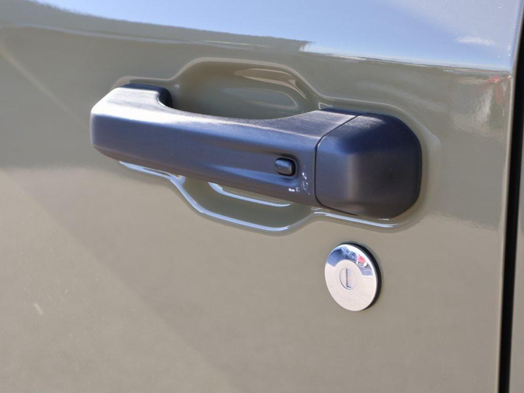 new 2026 Jeep Wrangler car, priced at $48,471