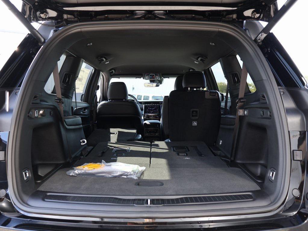 new 2025 Jeep Grand Cherokee L car, priced at $39,014