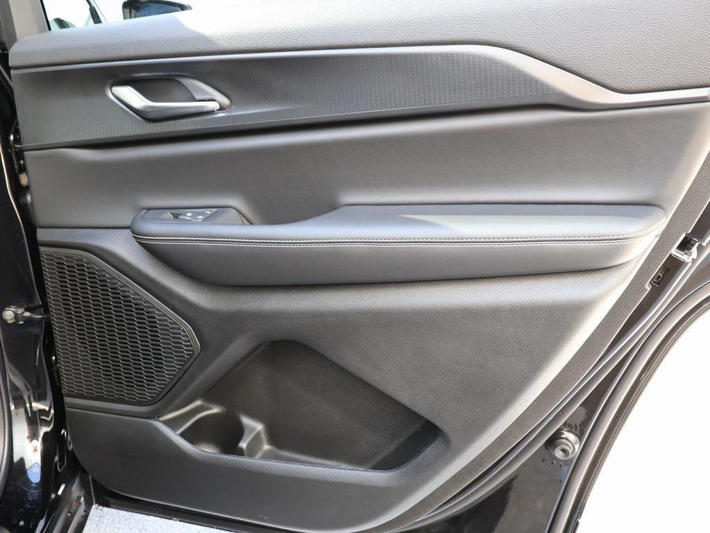 new 2025 Jeep Grand Cherokee L car, priced at $39,014