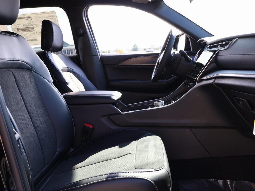 new 2025 Jeep Grand Cherokee L car, priced at $39,014