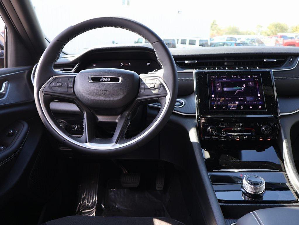 new 2025 Jeep Grand Cherokee L car, priced at $39,014