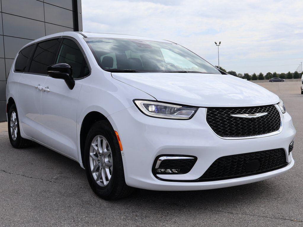 new 2026 Chrysler Pacifica car, priced at $40,830