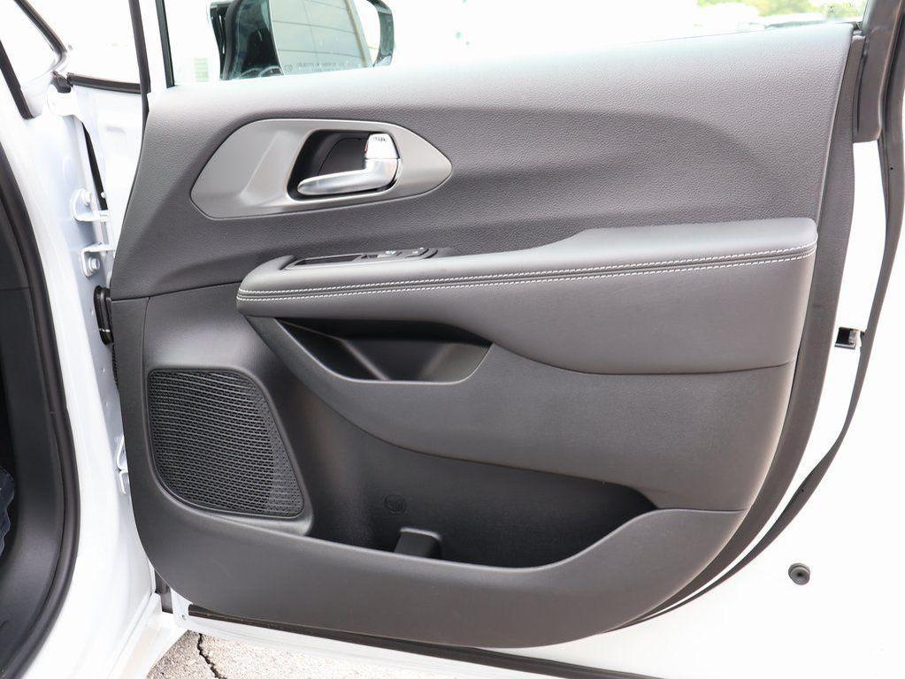 new 2026 Chrysler Pacifica car, priced at $40,830