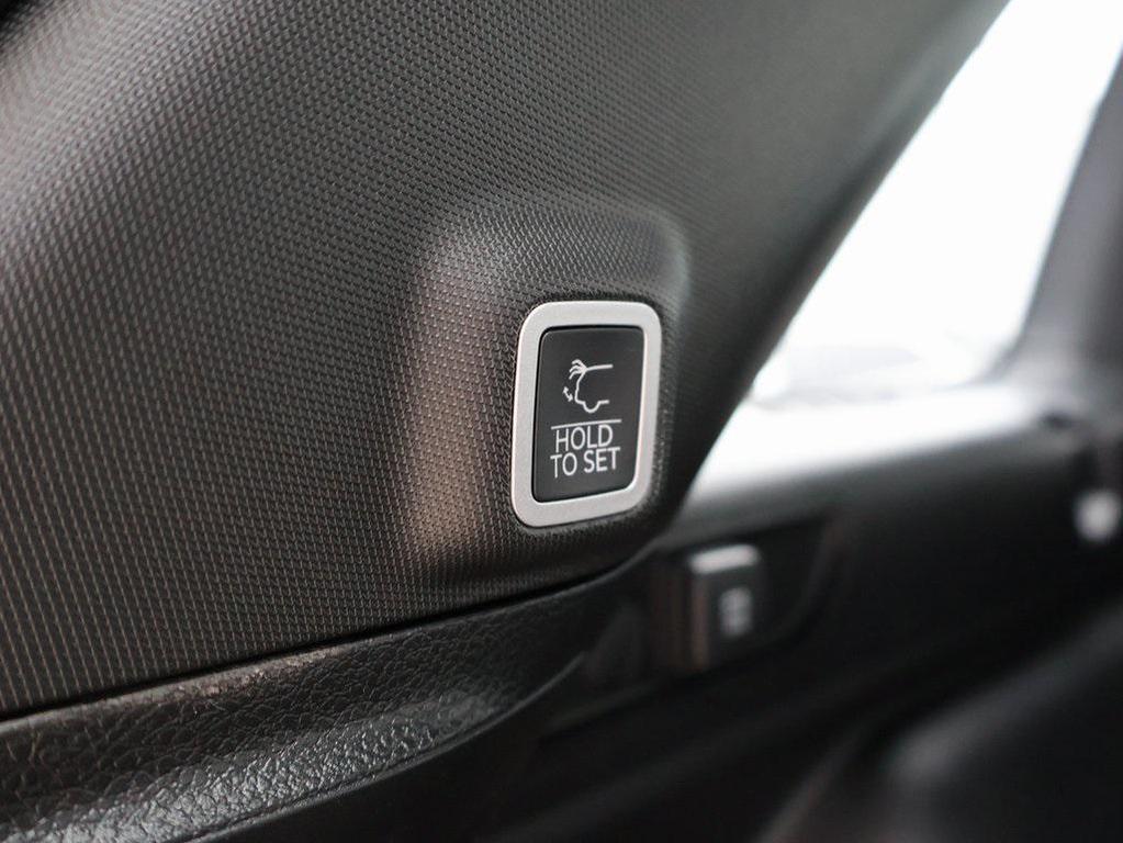 new 2025 Jeep Grand Cherokee car, priced at $40,013