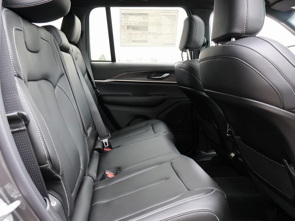 new 2025 Jeep Grand Cherokee car, priced at $40,013