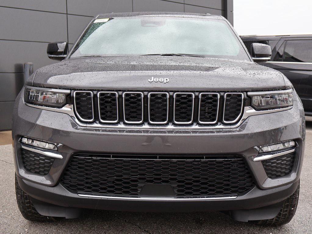 new 2025 Jeep Grand Cherokee car, priced at $40,013