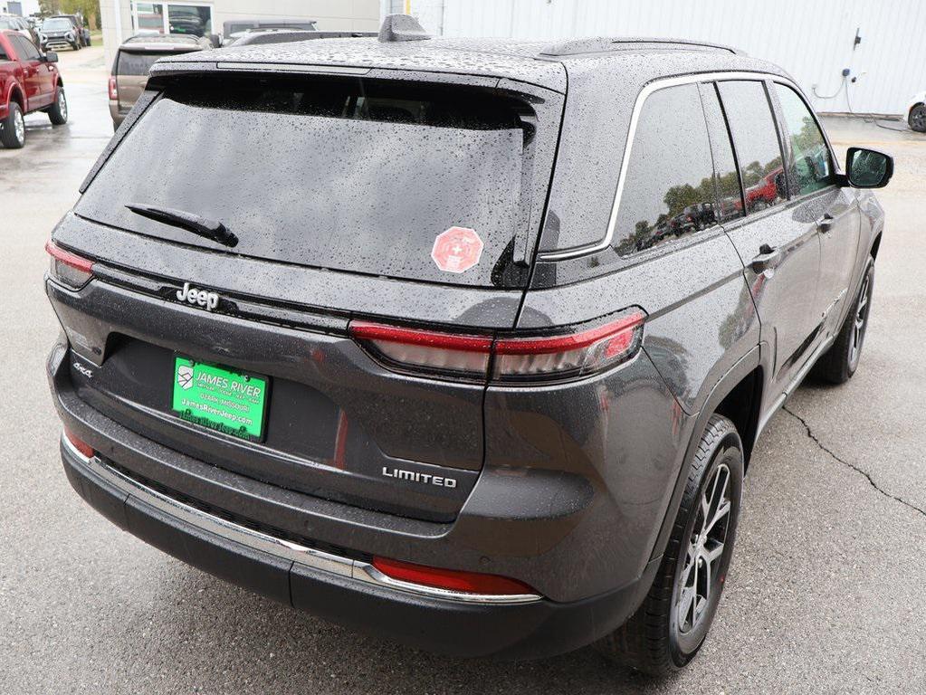 new 2025 Jeep Grand Cherokee car, priced at $40,013