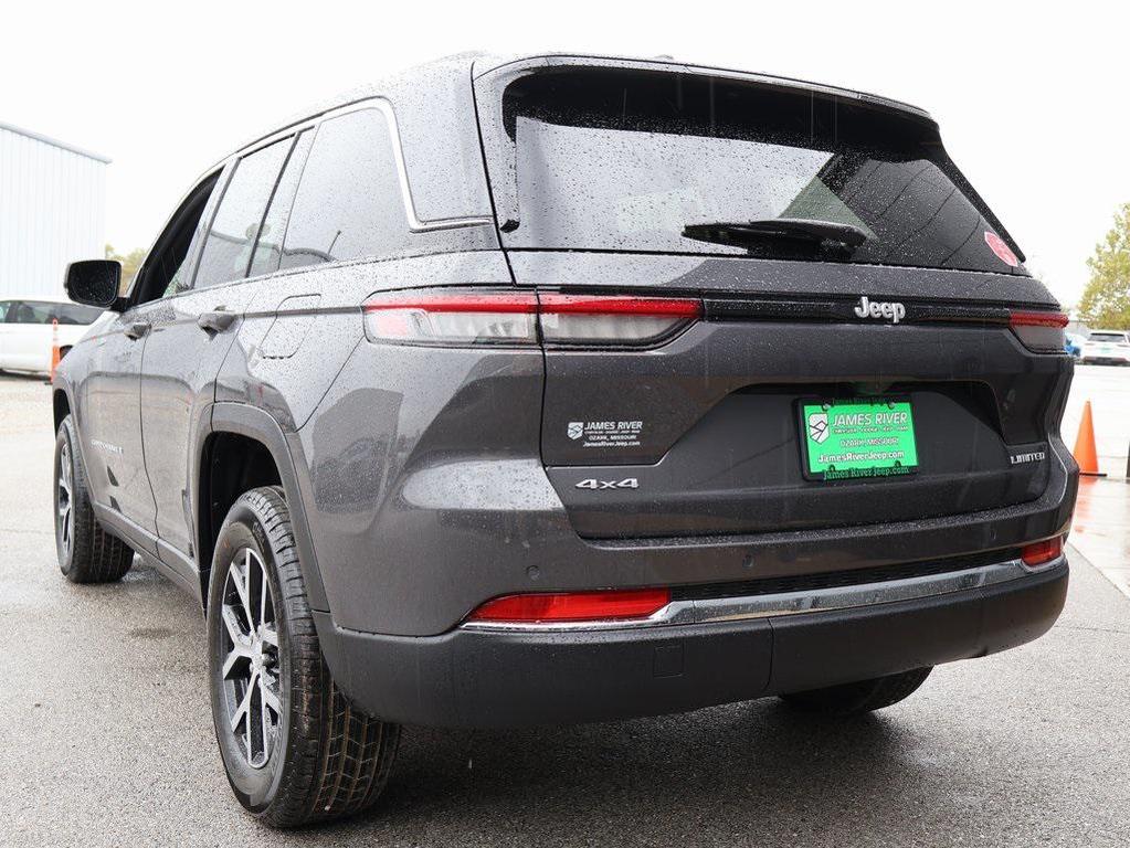 new 2025 Jeep Grand Cherokee car, priced at $40,013