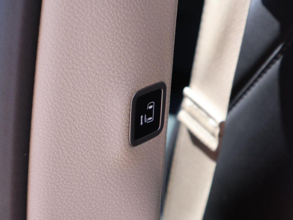 used 2024 Chrysler Pacifica Hybrid car, priced at $23,449