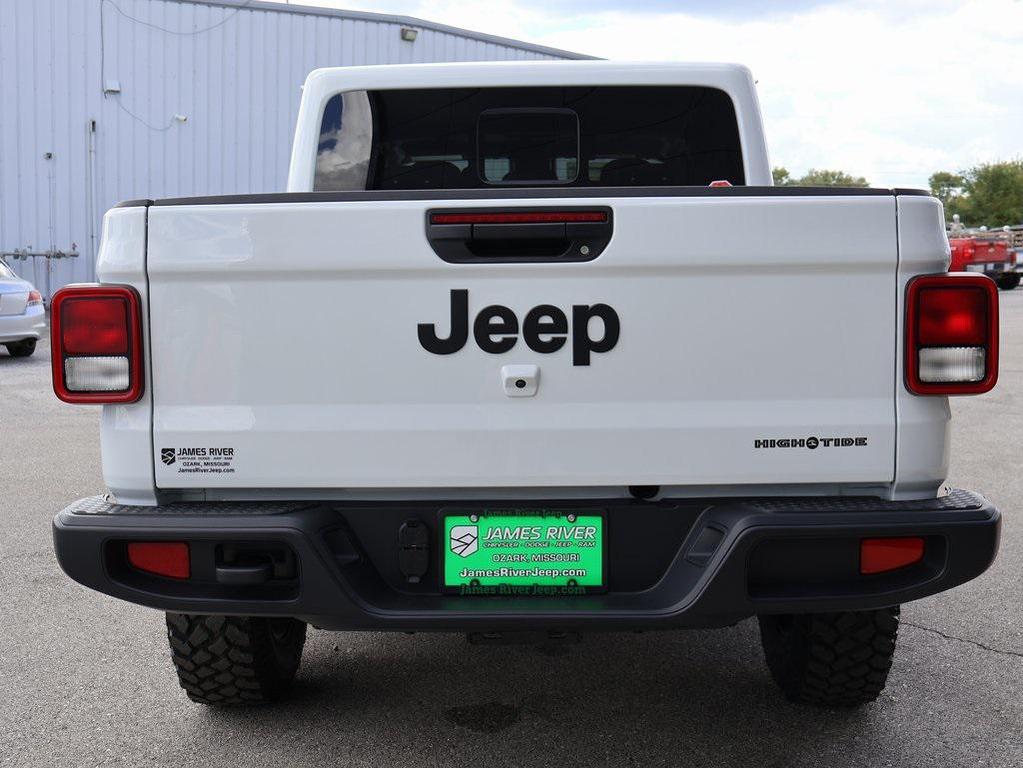 new 2025 Jeep Gladiator car, priced at $41,379