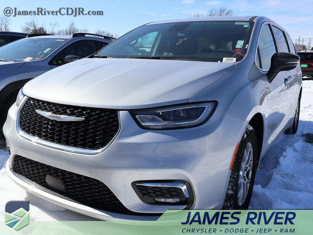 used 2024 Chrysler Pacifica car, priced at $32,000