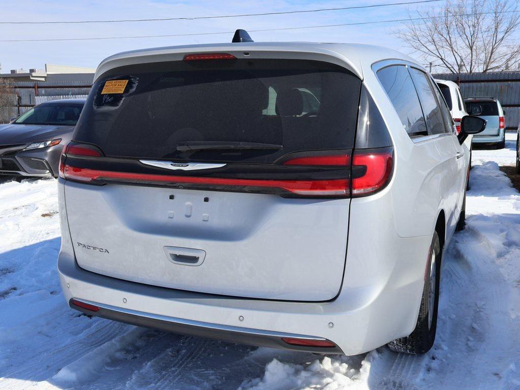 used 2024 Chrysler Pacifica car, priced at $32,000