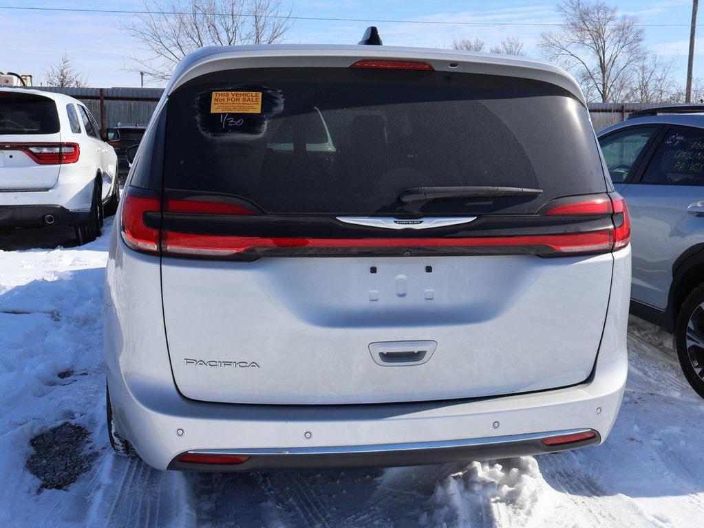 used 2024 Chrysler Pacifica car, priced at $32,000