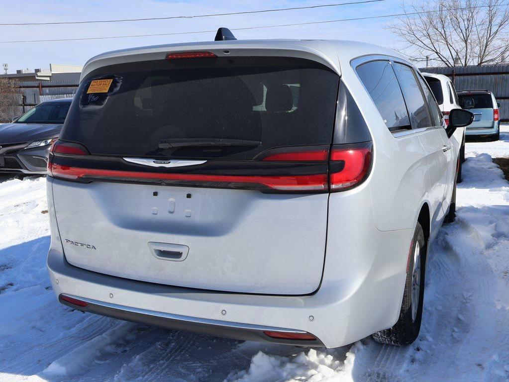 used 2024 Chrysler Pacifica car, priced at $32,000