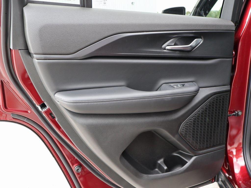 new 2025 Jeep Grand Cherokee car, priced at $38,595