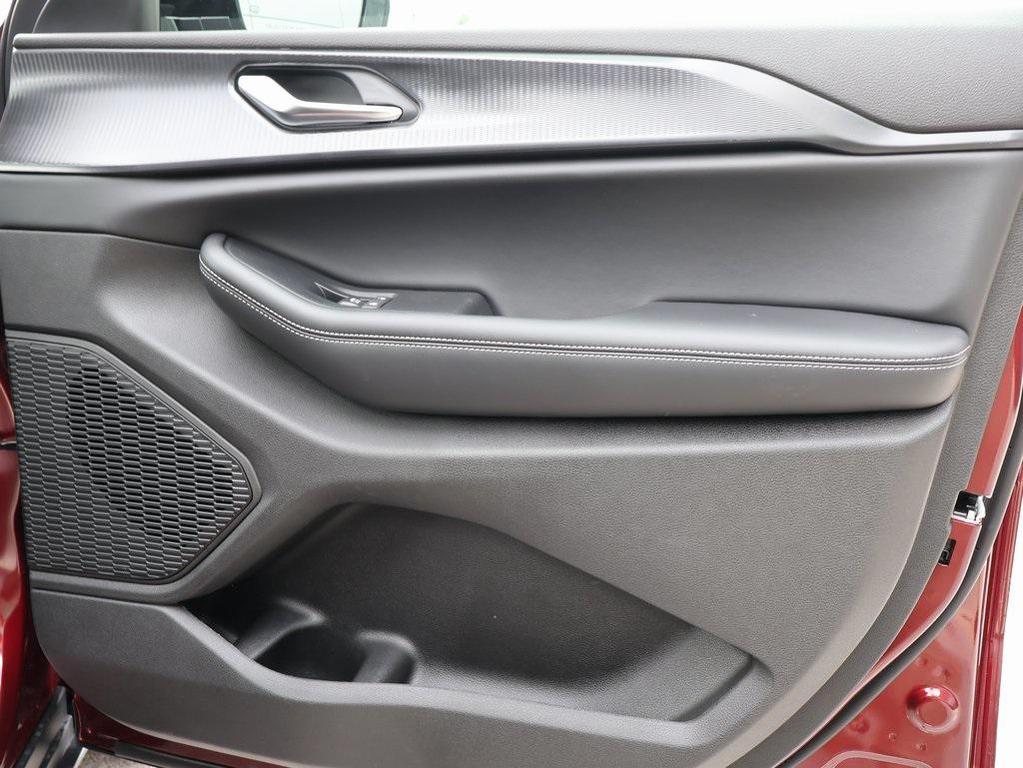 new 2025 Jeep Grand Cherokee car, priced at $38,595