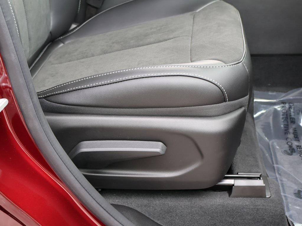 new 2025 Jeep Grand Cherokee car, priced at $38,595