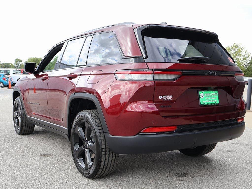 new 2025 Jeep Grand Cherokee car, priced at $38,595