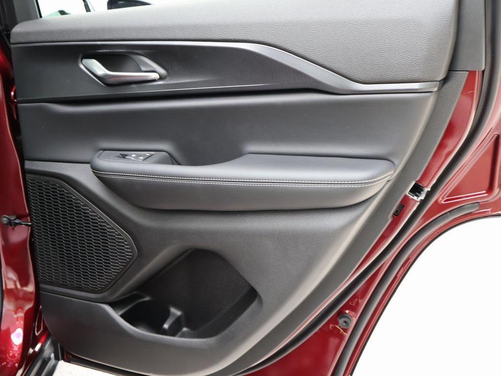 new 2025 Jeep Grand Cherokee car, priced at $38,595