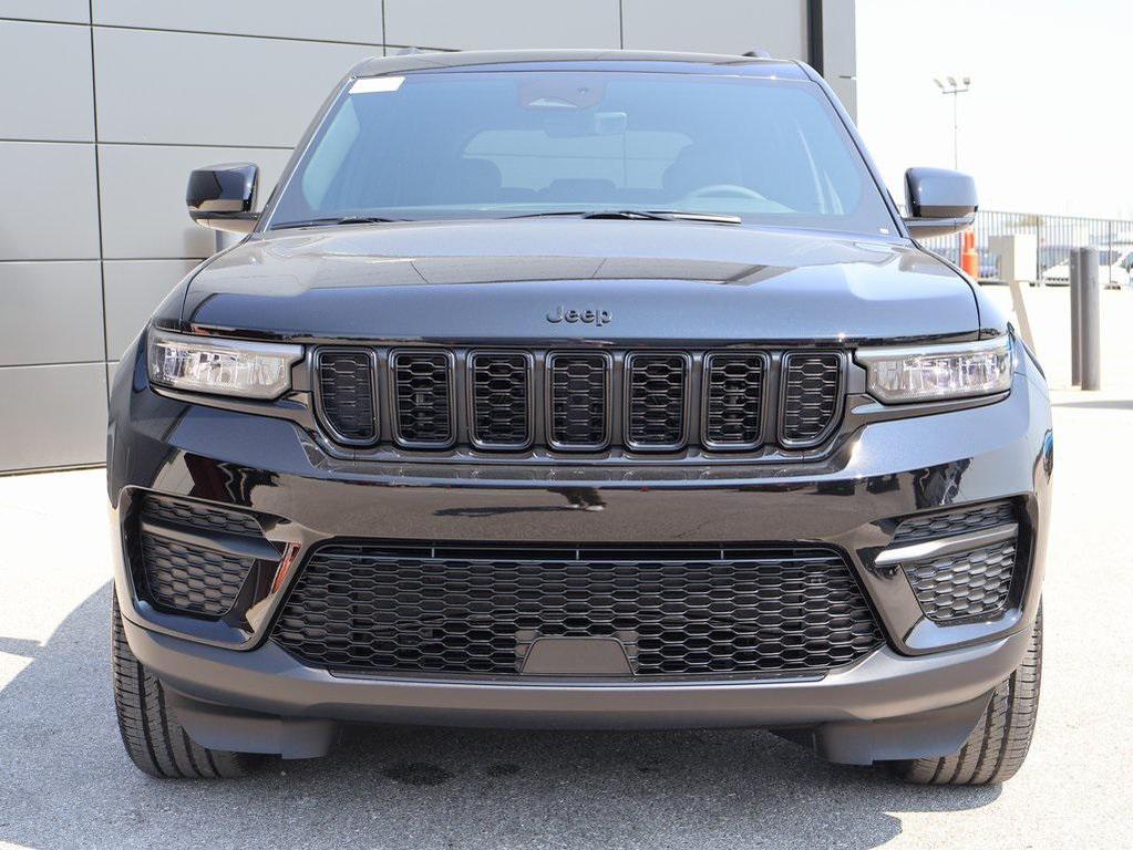 new 2025 Jeep Grand Cherokee car, priced at $38,470