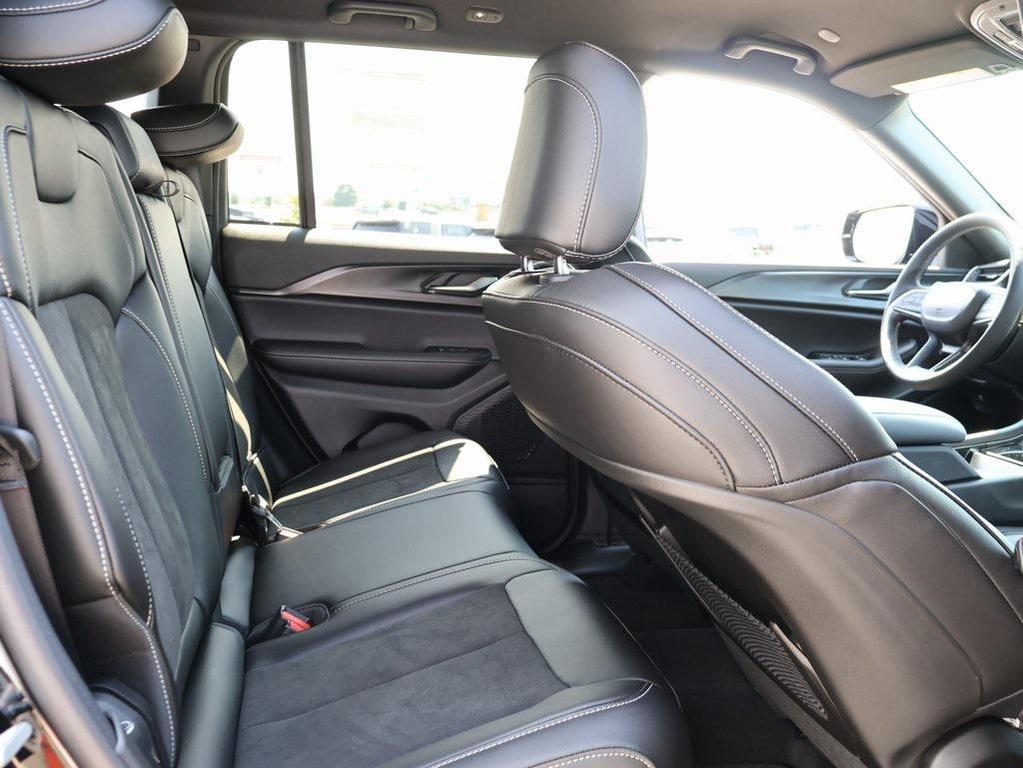 new 2025 Jeep Grand Cherokee car, priced at $38,470