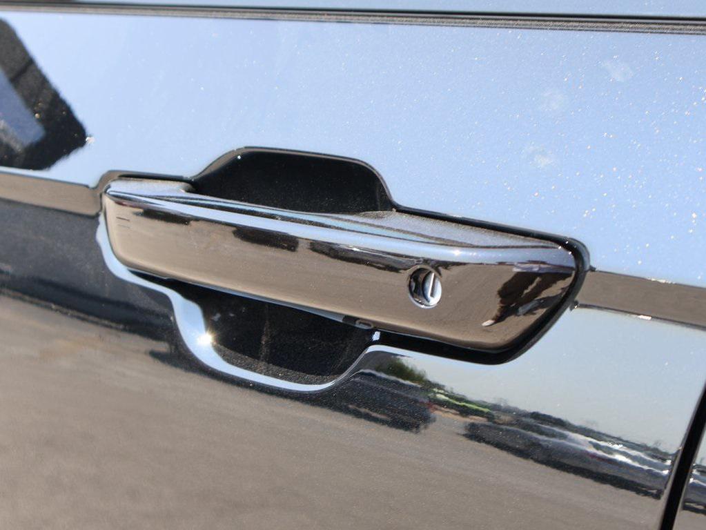 new 2025 Jeep Grand Cherokee car, priced at $38,470