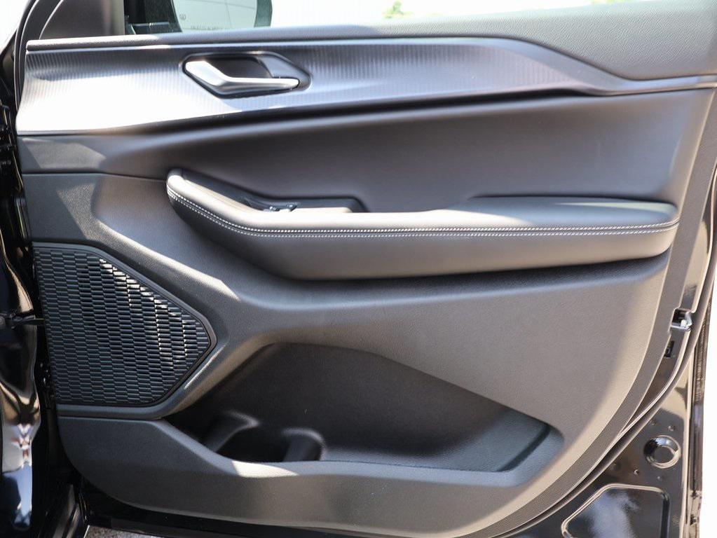 new 2025 Jeep Grand Cherokee car, priced at $38,470