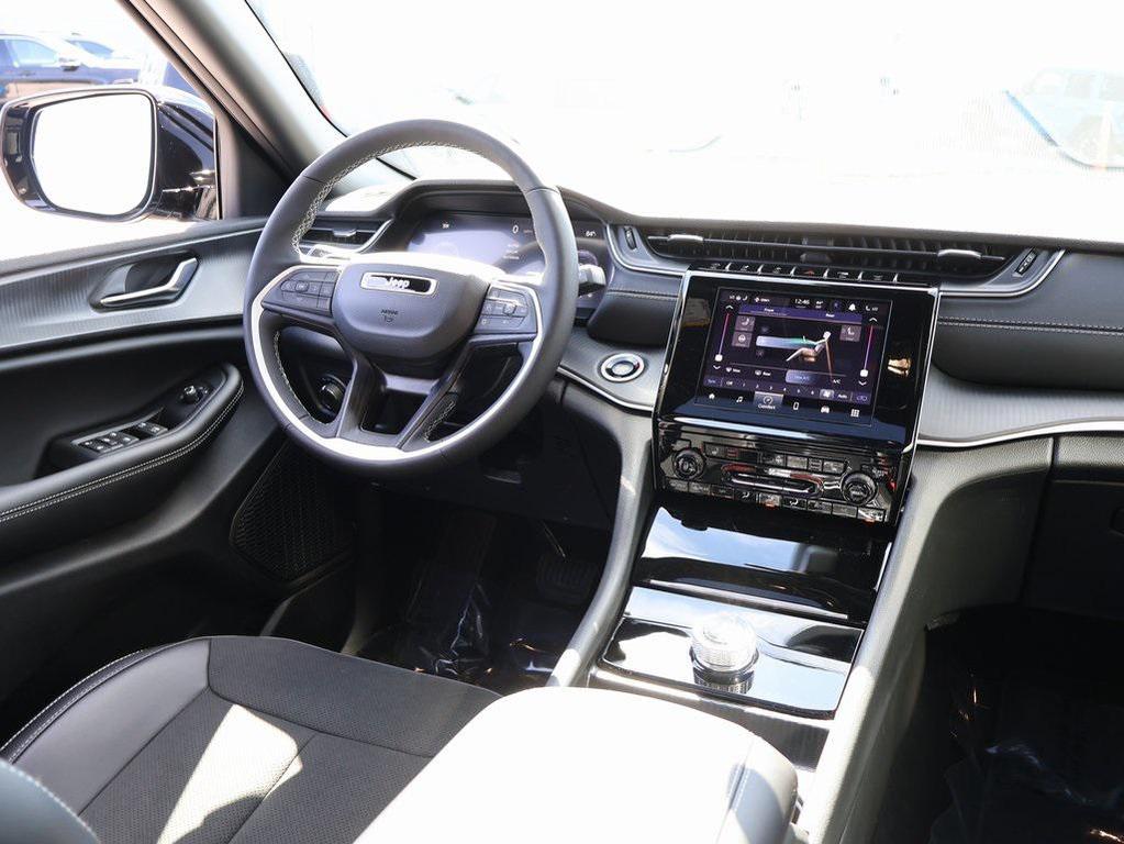 new 2025 Jeep Grand Cherokee L car, priced at $40,692