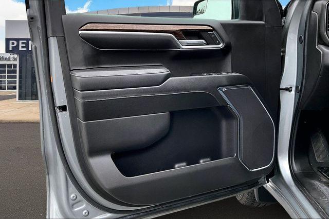 used 2024 GMC Sierra 1500 car, priced at $43,900