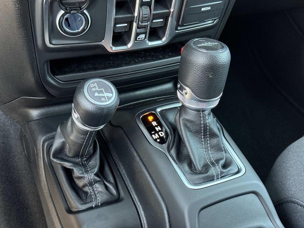 new 2026 Jeep Gladiator car, priced at $37,362