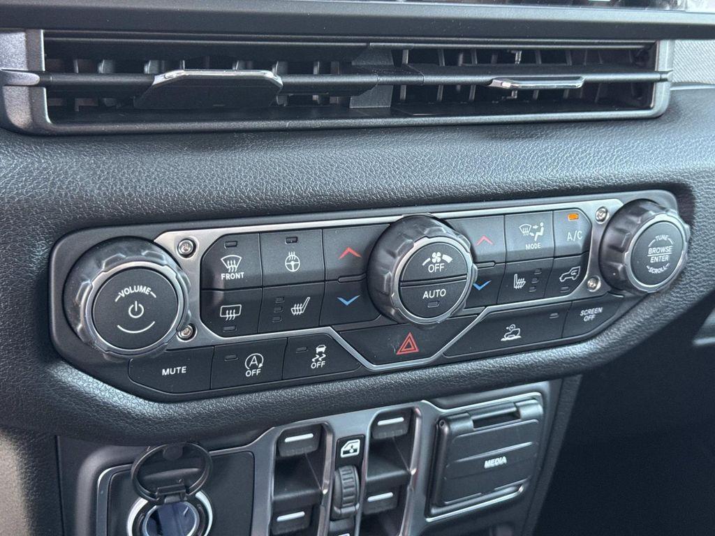 new 2026 Jeep Gladiator car, priced at $37,362