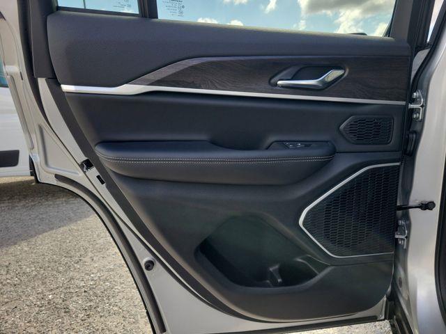new 2026 Jeep Grand Cherokee car, priced at $44,730