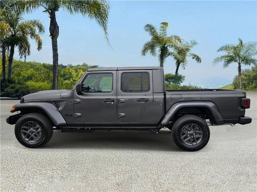 new 2026 Jeep Gladiator car, priced at $40,540
