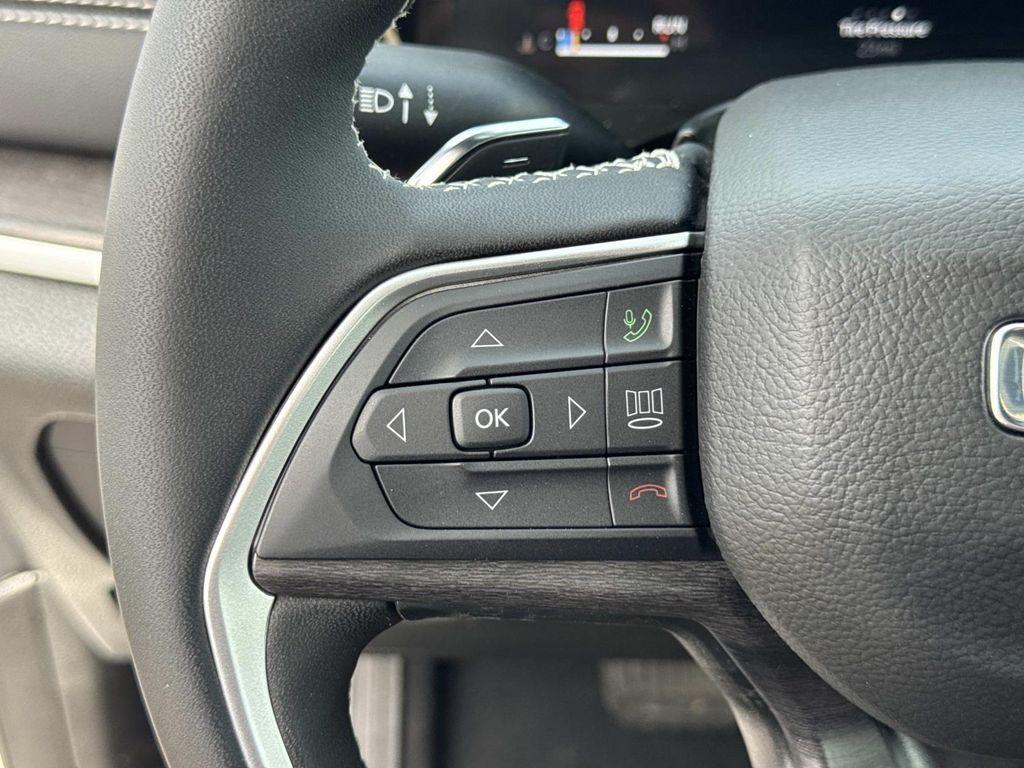 new 2026 Jeep Grand Cherokee car, priced at $39,850