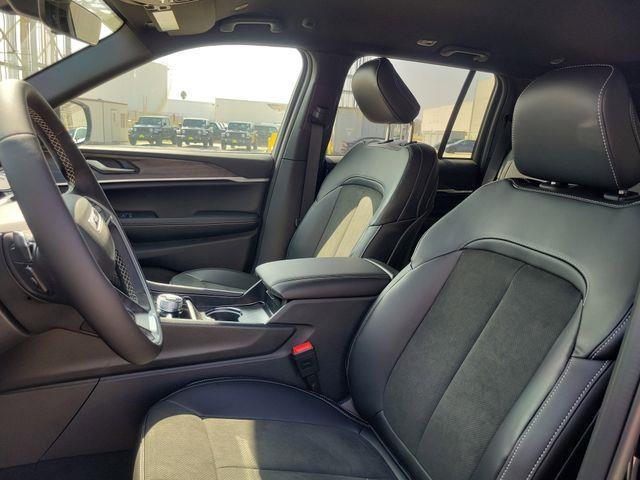 new 2026 Jeep Grand Cherokee car, priced at $44,830