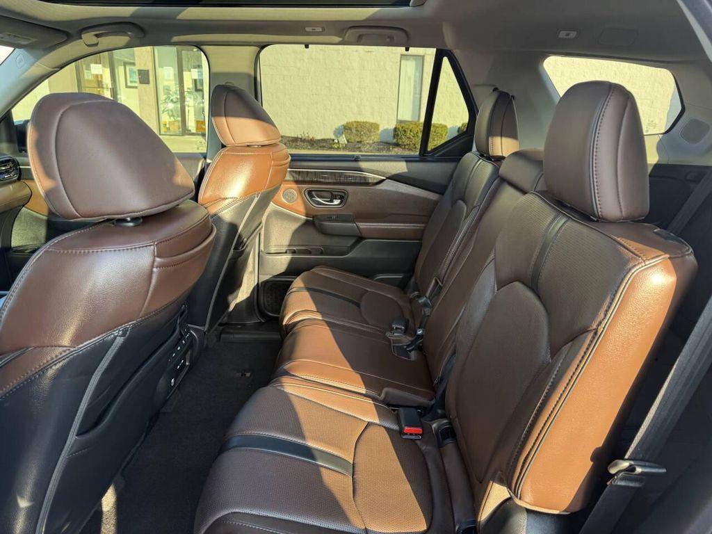 used 2025 Honda Pilot car, priced at $38,495