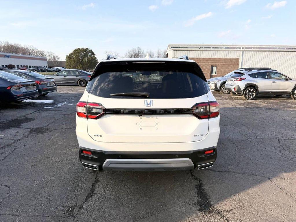 used 2025 Honda Pilot car, priced at $38,495