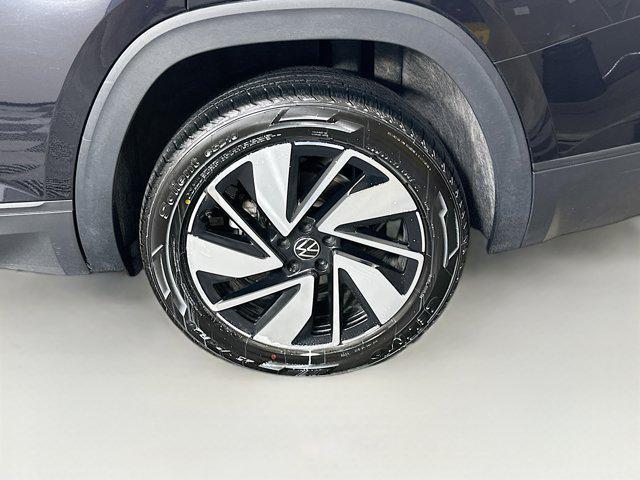used 2024 Volkswagen Atlas car, priced at $26,996