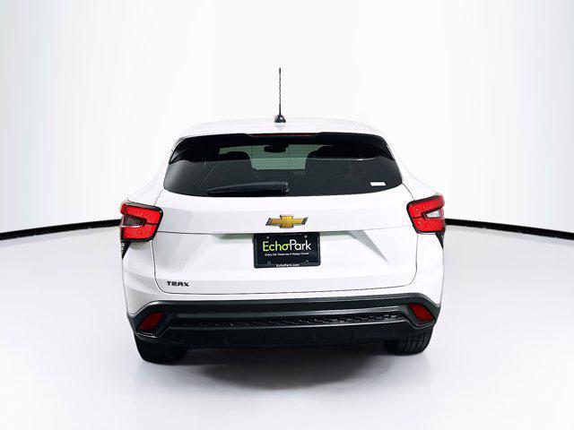 used 2025 Chevrolet Trax car, priced at $19,687