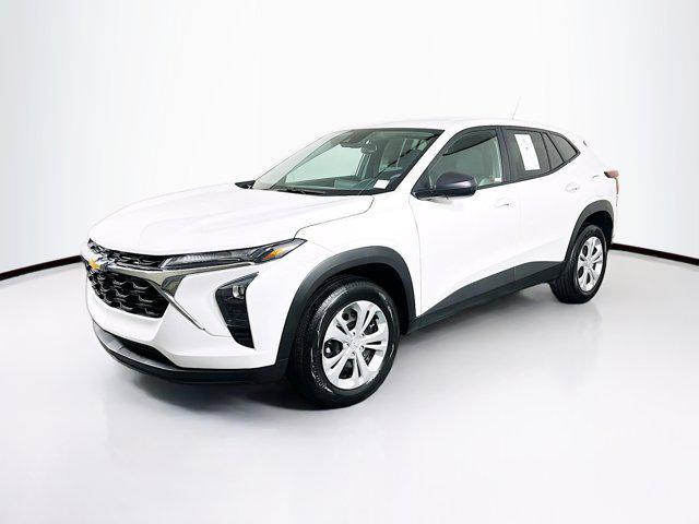 used 2025 Chevrolet Trax car, priced at $19,687