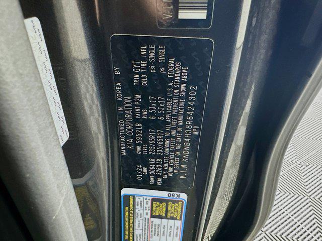 used 2024 Kia Carnival car, priced at $28,997