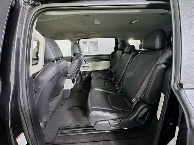 used 2024 Kia Carnival car, priced at $28,997
