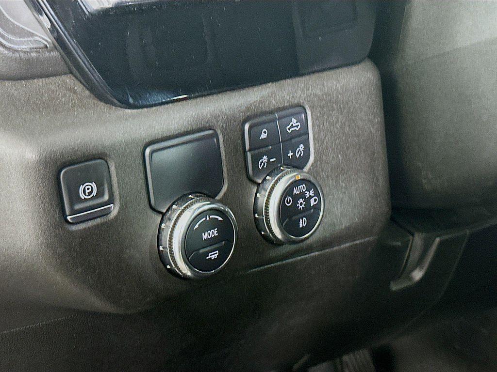 used 2025 GMC Sierra 1500 car, priced at $38,662