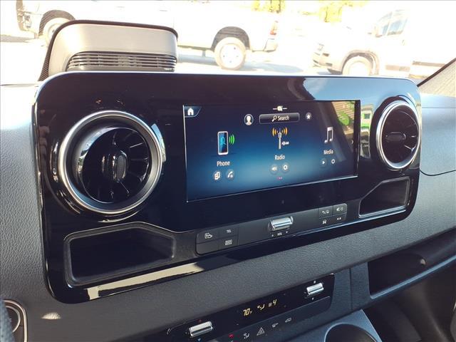 Mercedes-Benz Sprinter view 25
