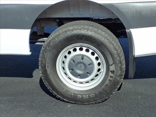 Mercedes-Benz Sprinter view 29