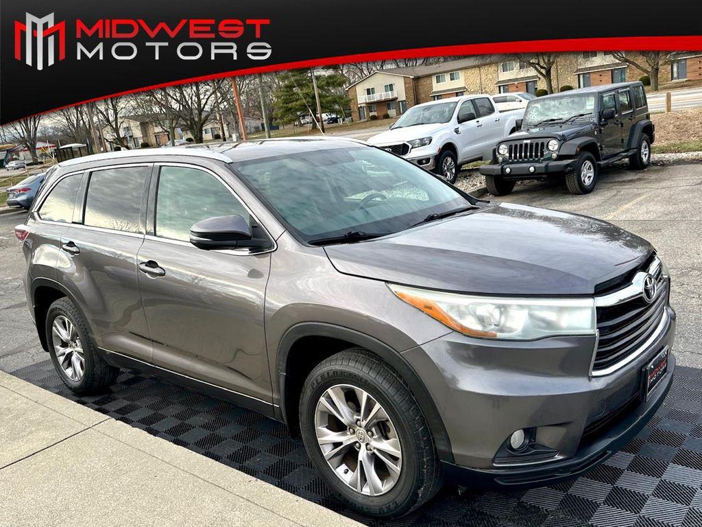 used 2015 Toyota Highlander car, priced at $16,491