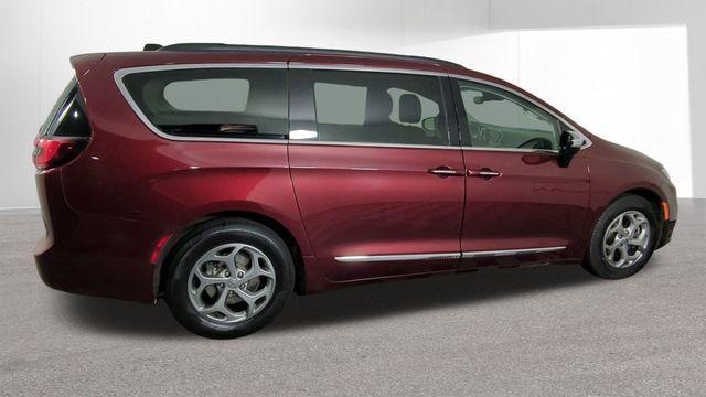 used 2023 Chrysler Pacifica car, priced at $30,927