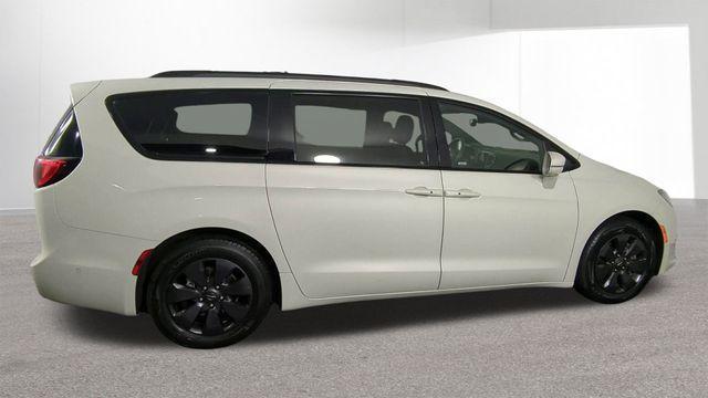 used 2020 Chrysler Pacifica Hybrid car, priced at $19,999