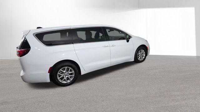 used 2025 Chrysler Pacifica car, priced at $25,610