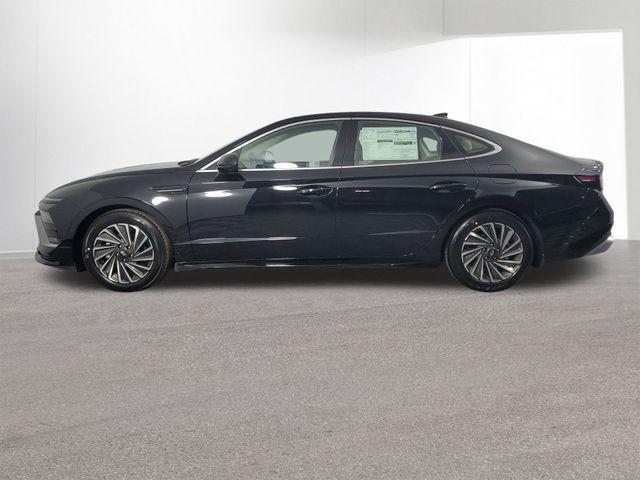 used 2025 Hyundai Sonata Hybrid car, priced at $36,000